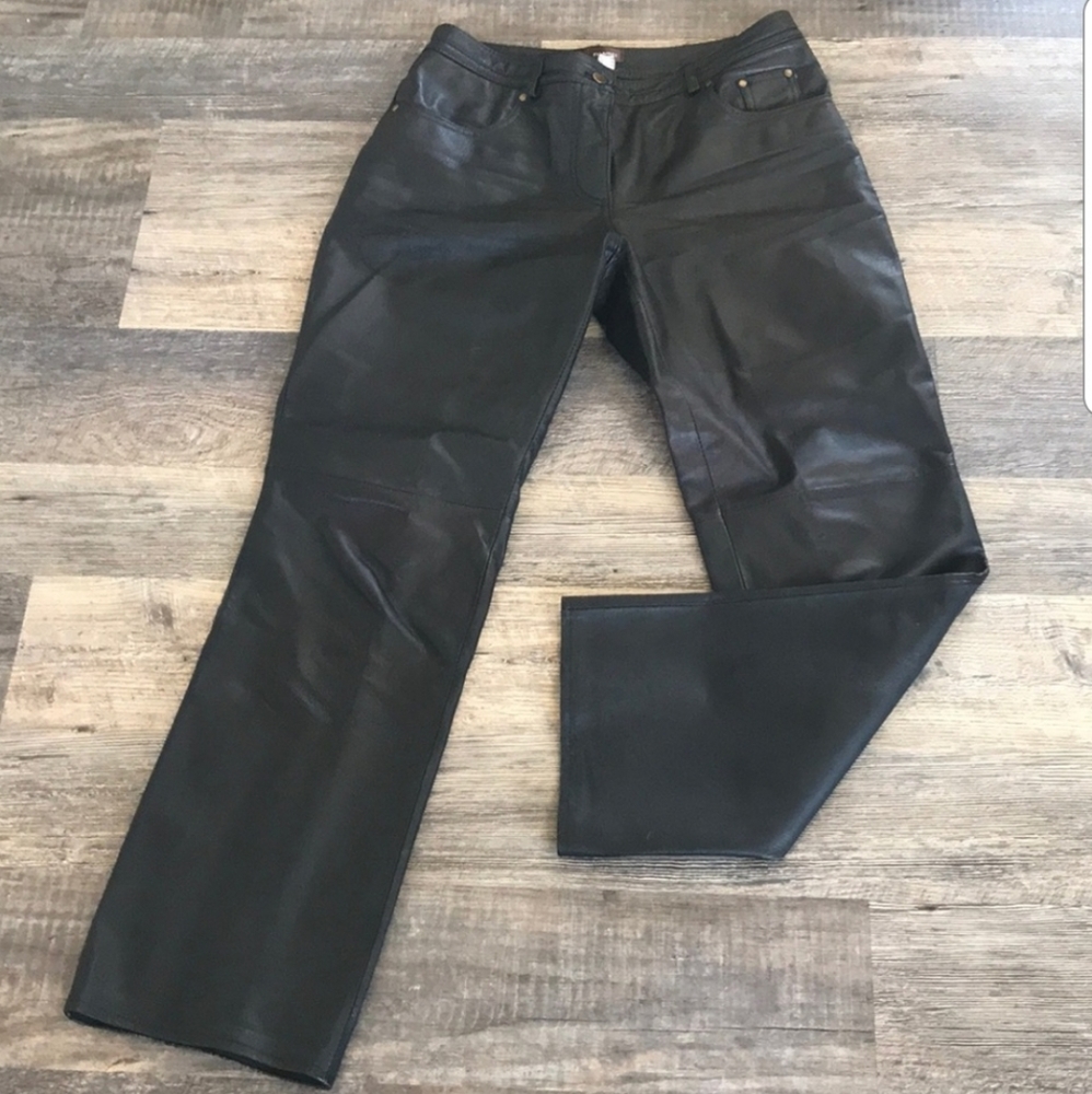 Danier Women’s Black Leather Pants